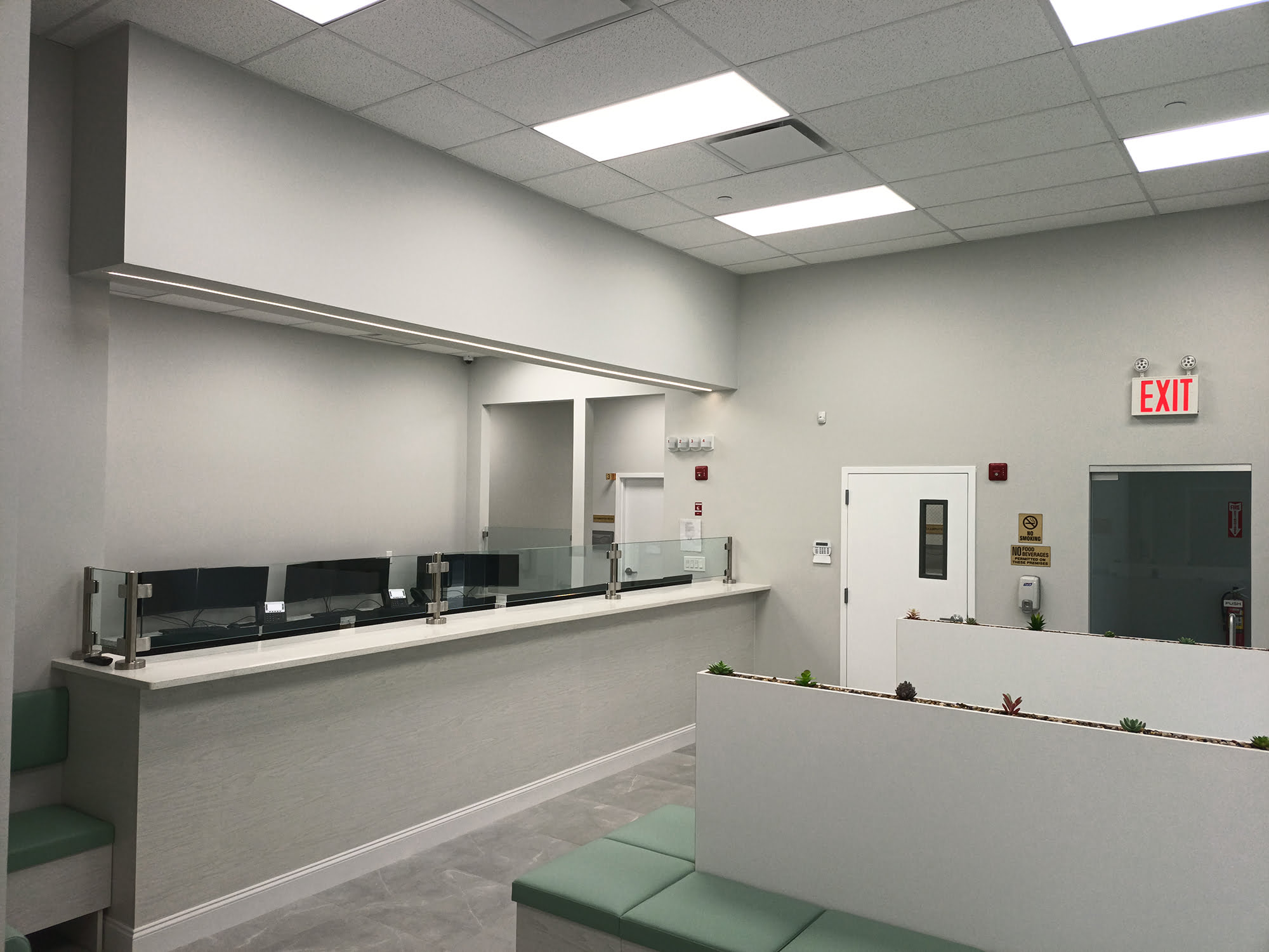 Harlem, Upper Manhattan Front Desk 2